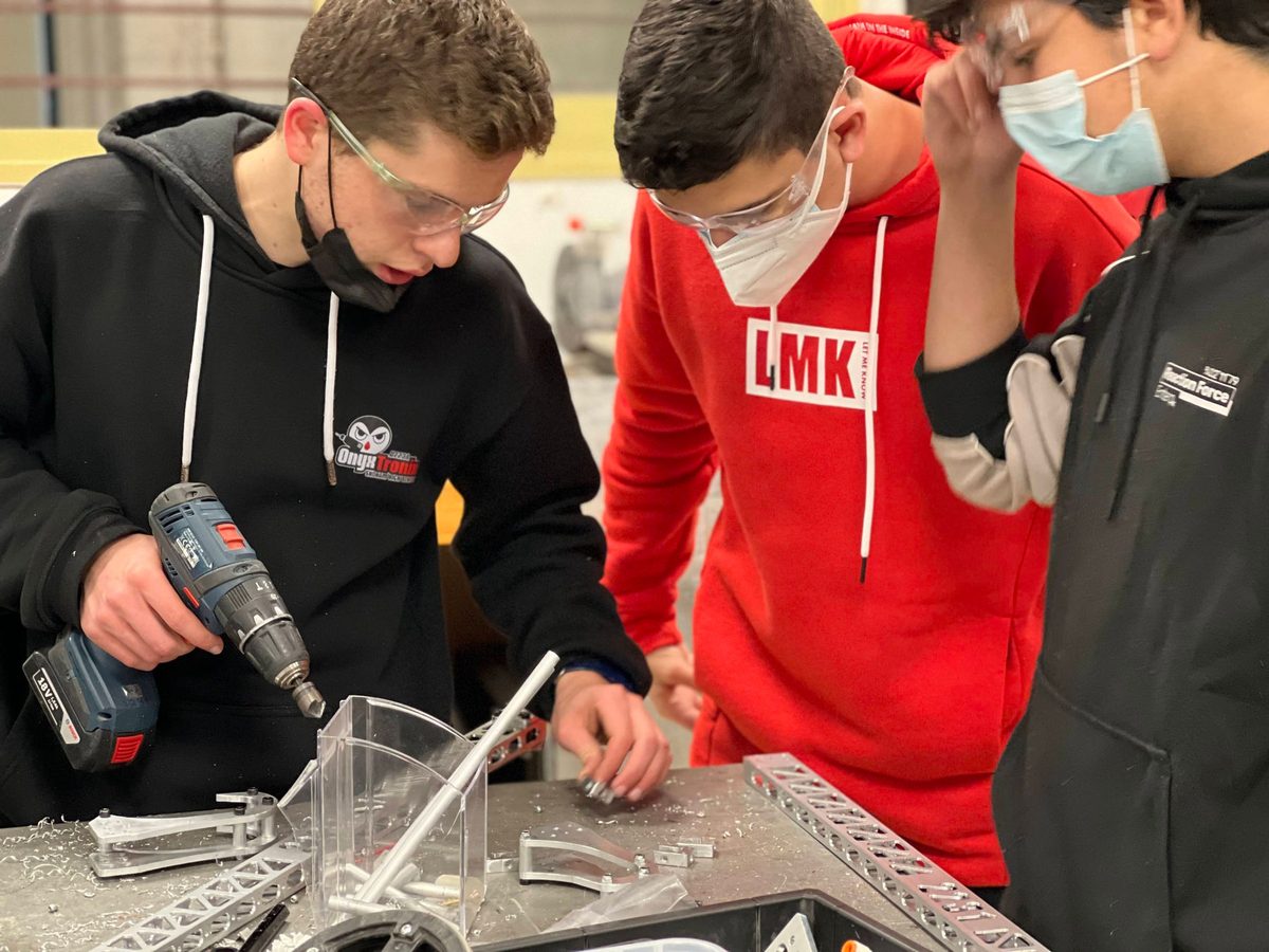The mechanics team at work